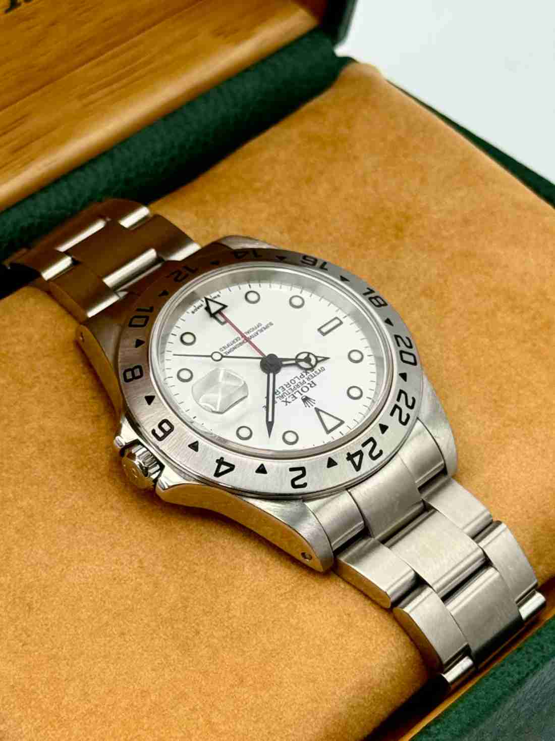 2002 Rolex Explorer II 40mm 16570 Stainless Steel Polar White Dial - Image 4