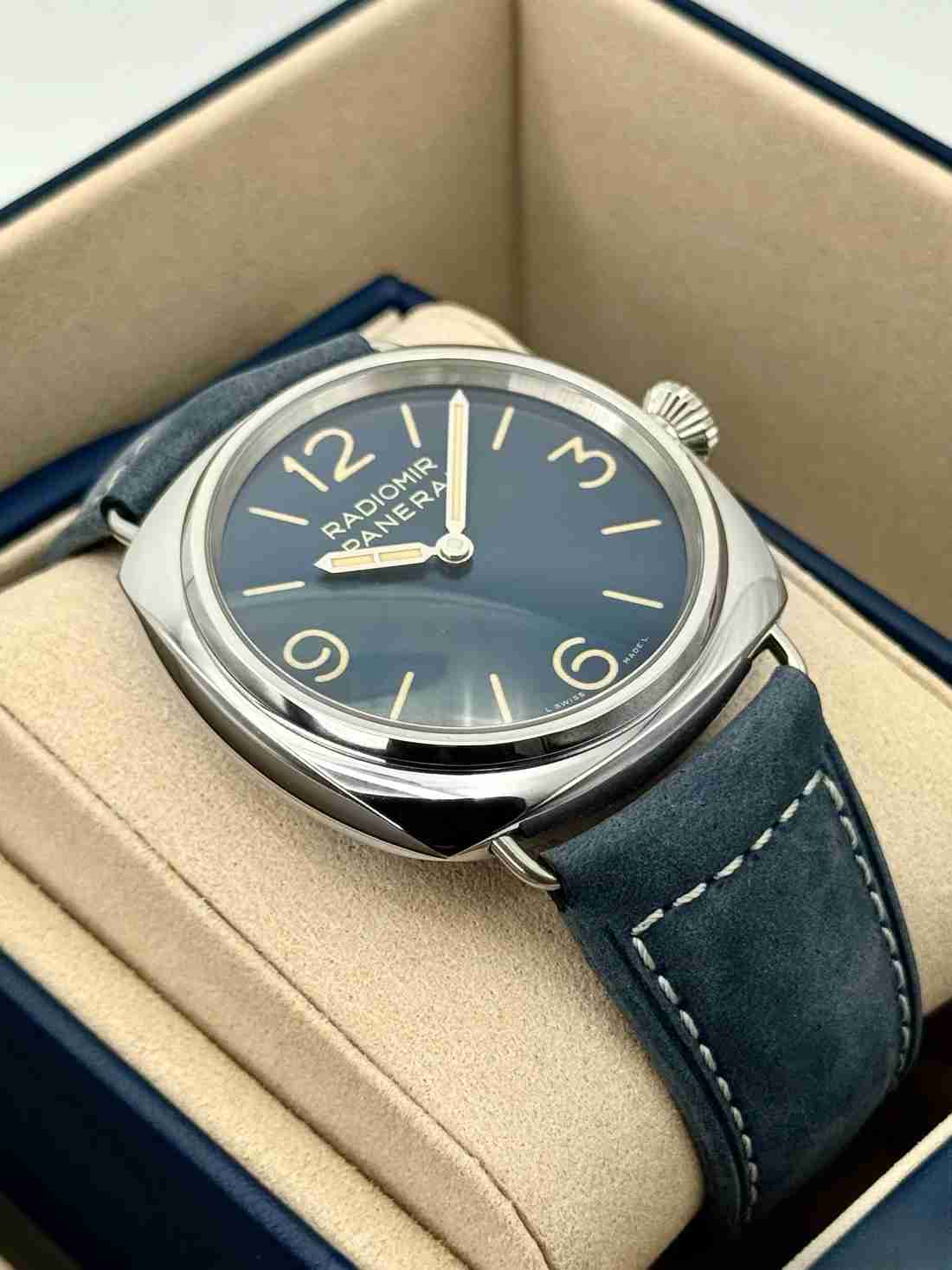 2026 Panerai Radiomir Officine 44mm PAM01383 Stainless Steel Blue Dial - Image 4