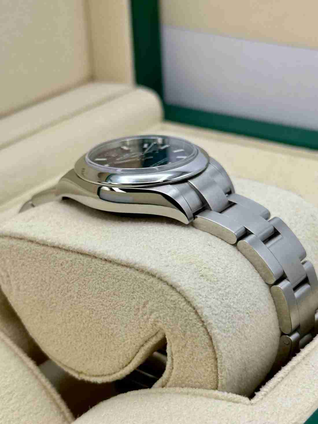 2023 Rolex Ladies Oyster Perpetual 28mm 276200 Oyster Blue Dial - Image 4
