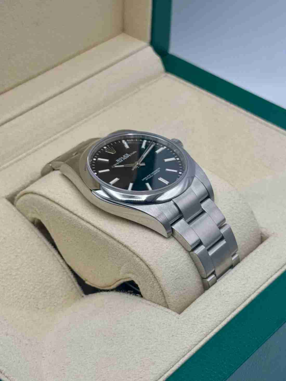 2019 Rolex Oyster Perpetual 39mm 114300 Black Dial - Image 4