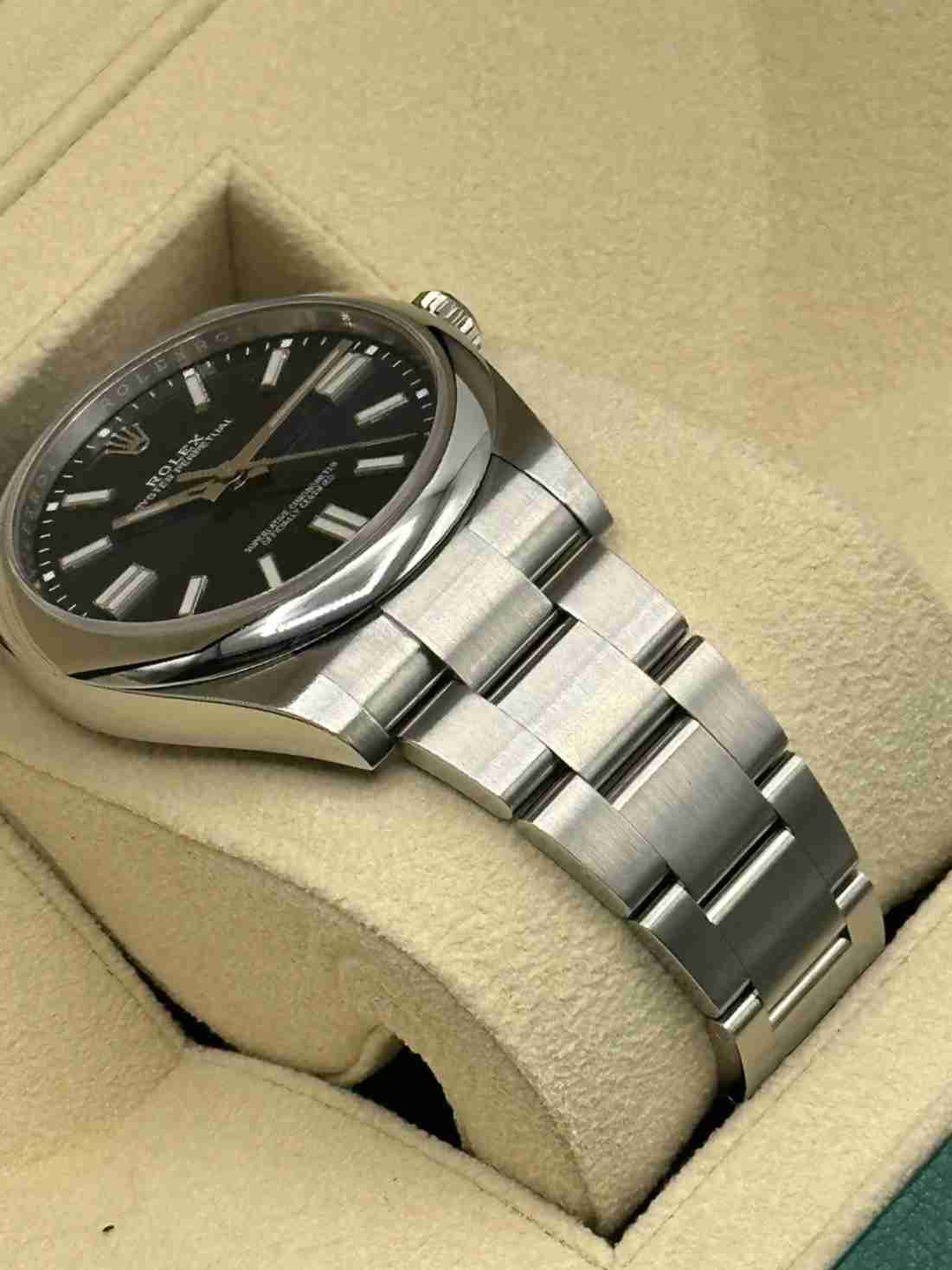 2022 Rolex Oyster Perpetual 41mm 124300 Blue Dial - Image 4