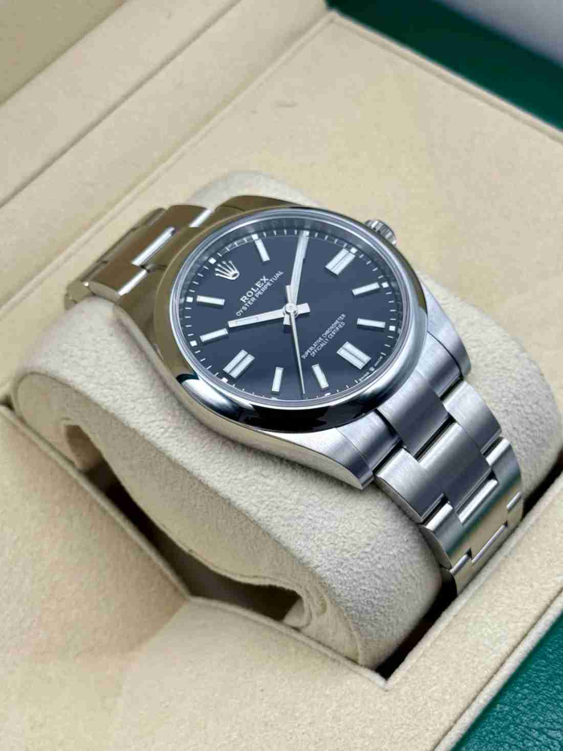 NEW 2025 Rolex Oyster Perpetual 41mm 124300 Black Dial - Image 4