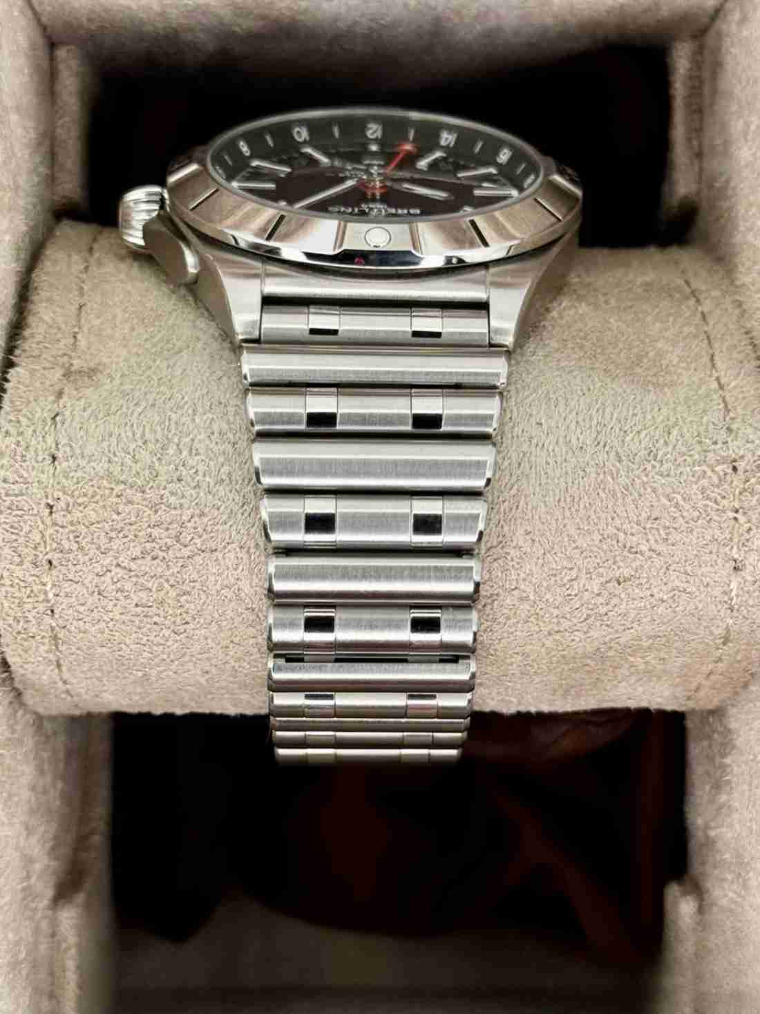 2023 Breitling Chronomat GMT 40mm A32398 Stainless Steel Green Dial - Image 4