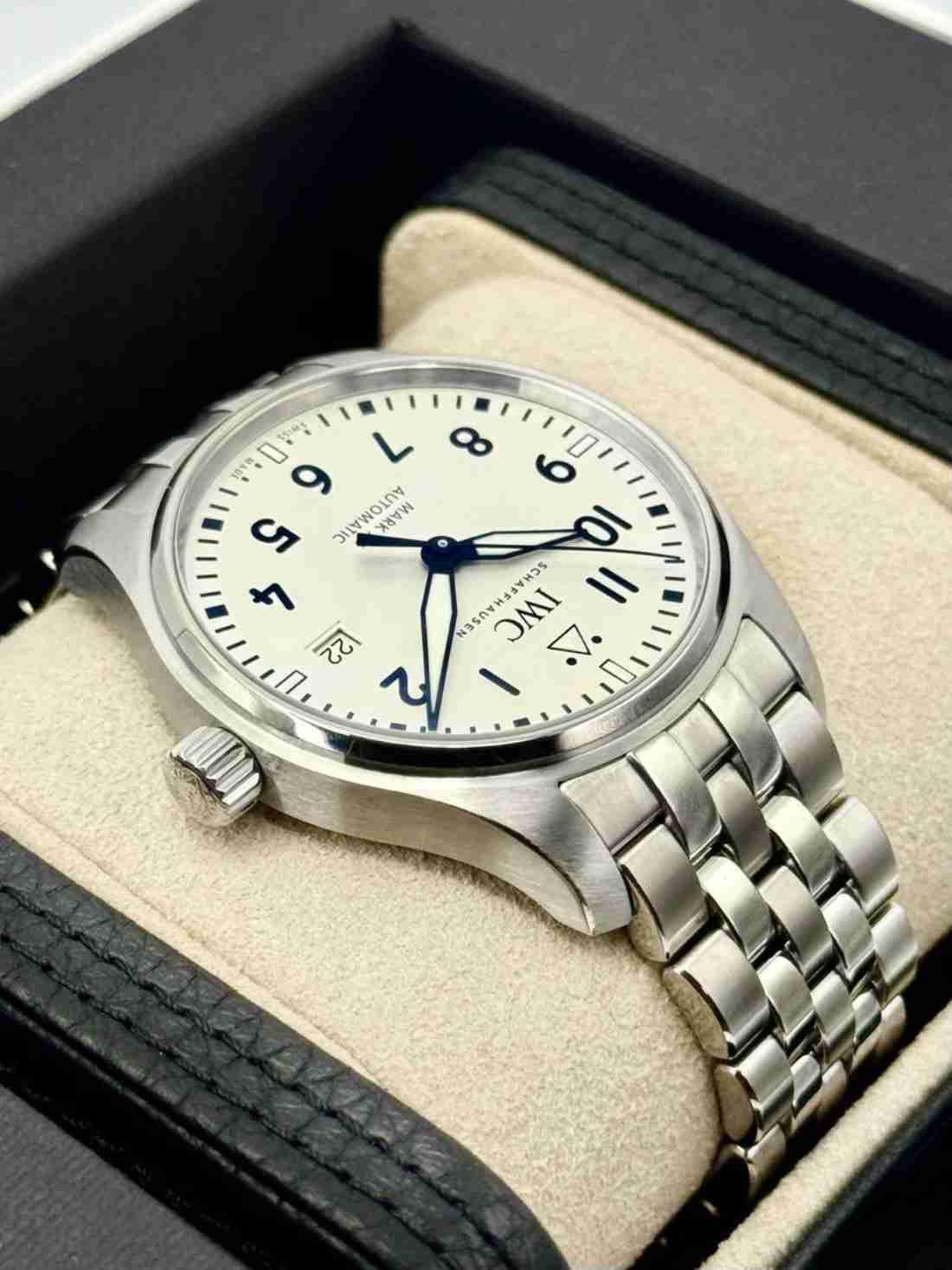 2025 IWC Pilot's Watch Mark XX 40mm IW328208 Stainless Steel White Dial - Image 4