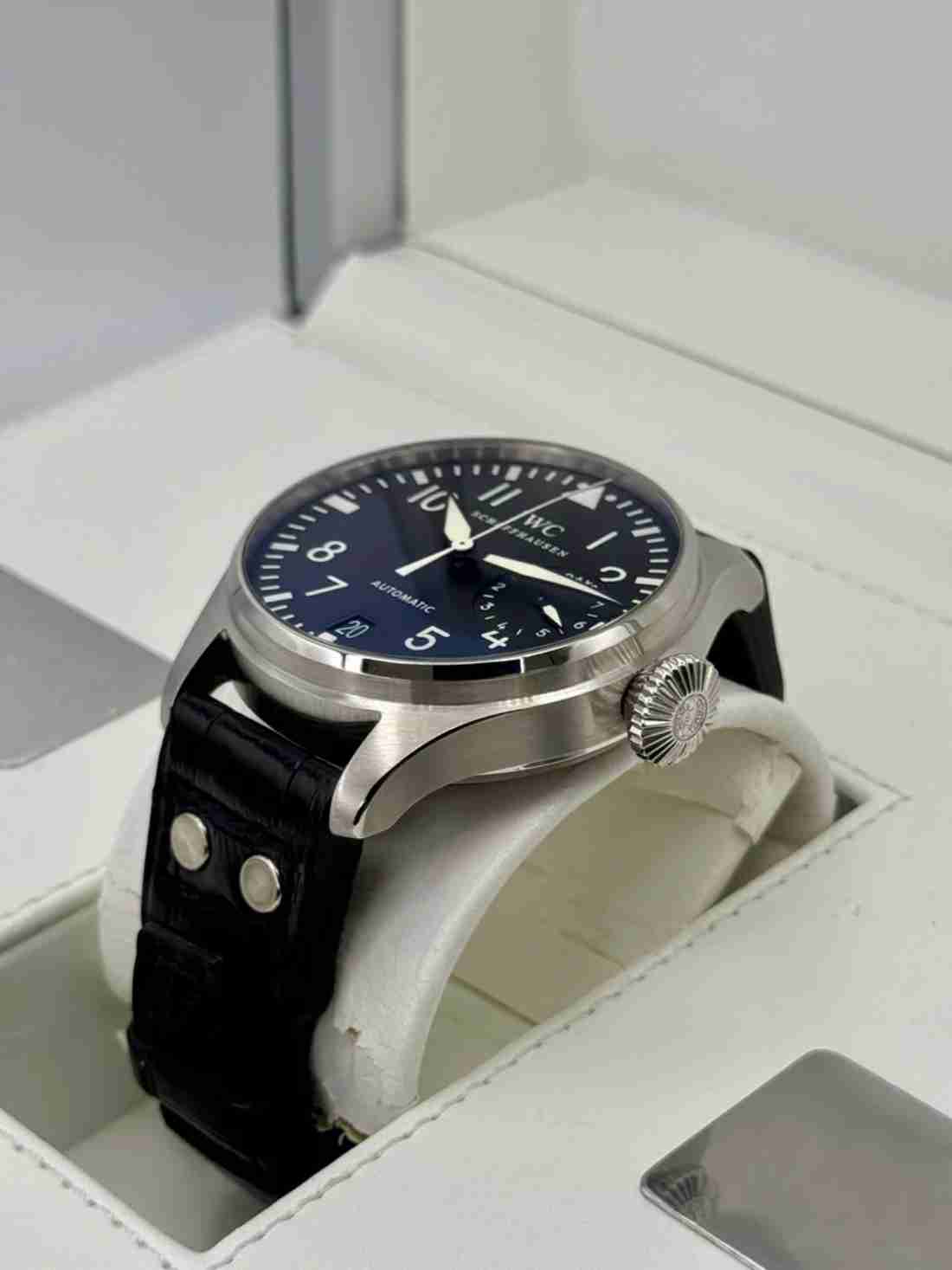 2010 IWC Big Pilot 46mm IW500401 Stainless Steel Black Dial - Image 4