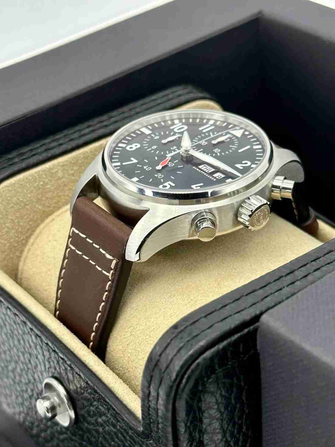 NEW 2023 IWC Pilot's Chronograph 41mm IW388103 Stainless Steel Green Dial - Image 4