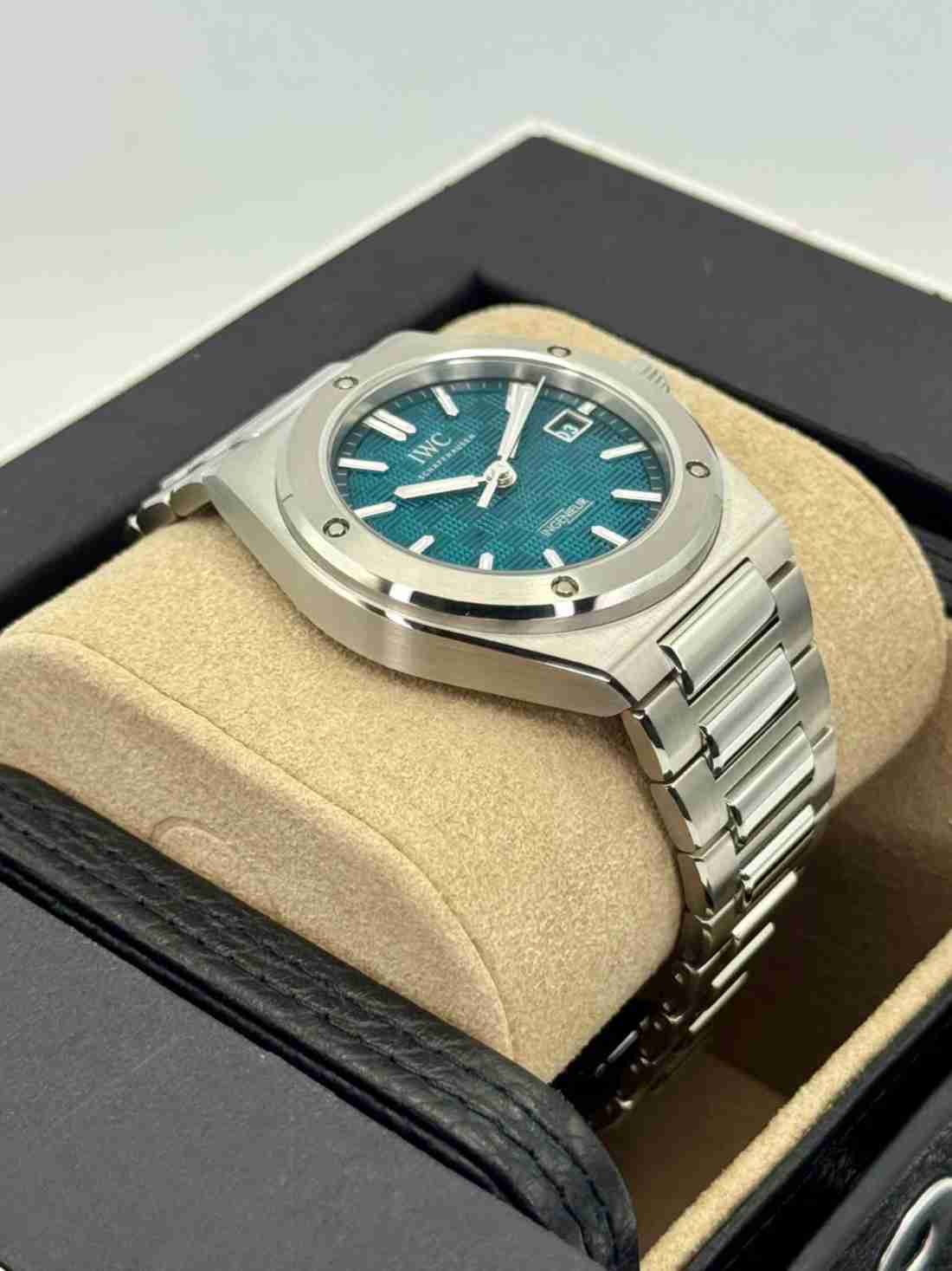 NEW 2025 IWC Ingenieur Automatic 40mm IW328903 Aqua Dial - Image 4