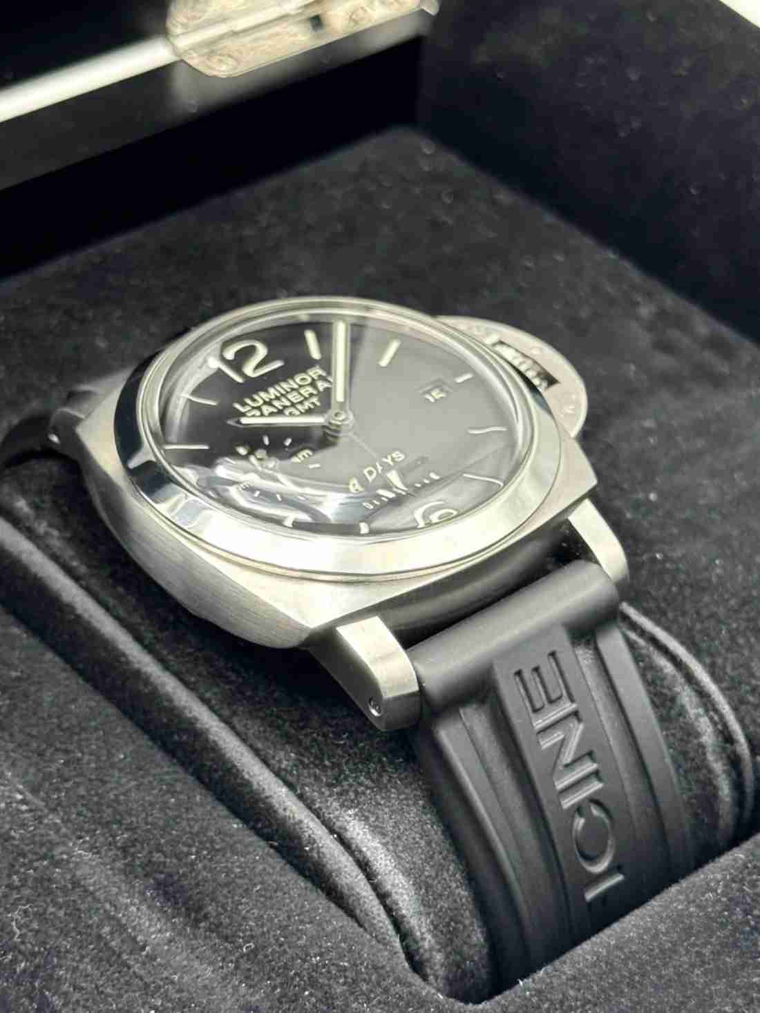 2011 Panerai Luminor 1950 8 Days GMT 44mm PAM00233 Black Dial - Image 5
