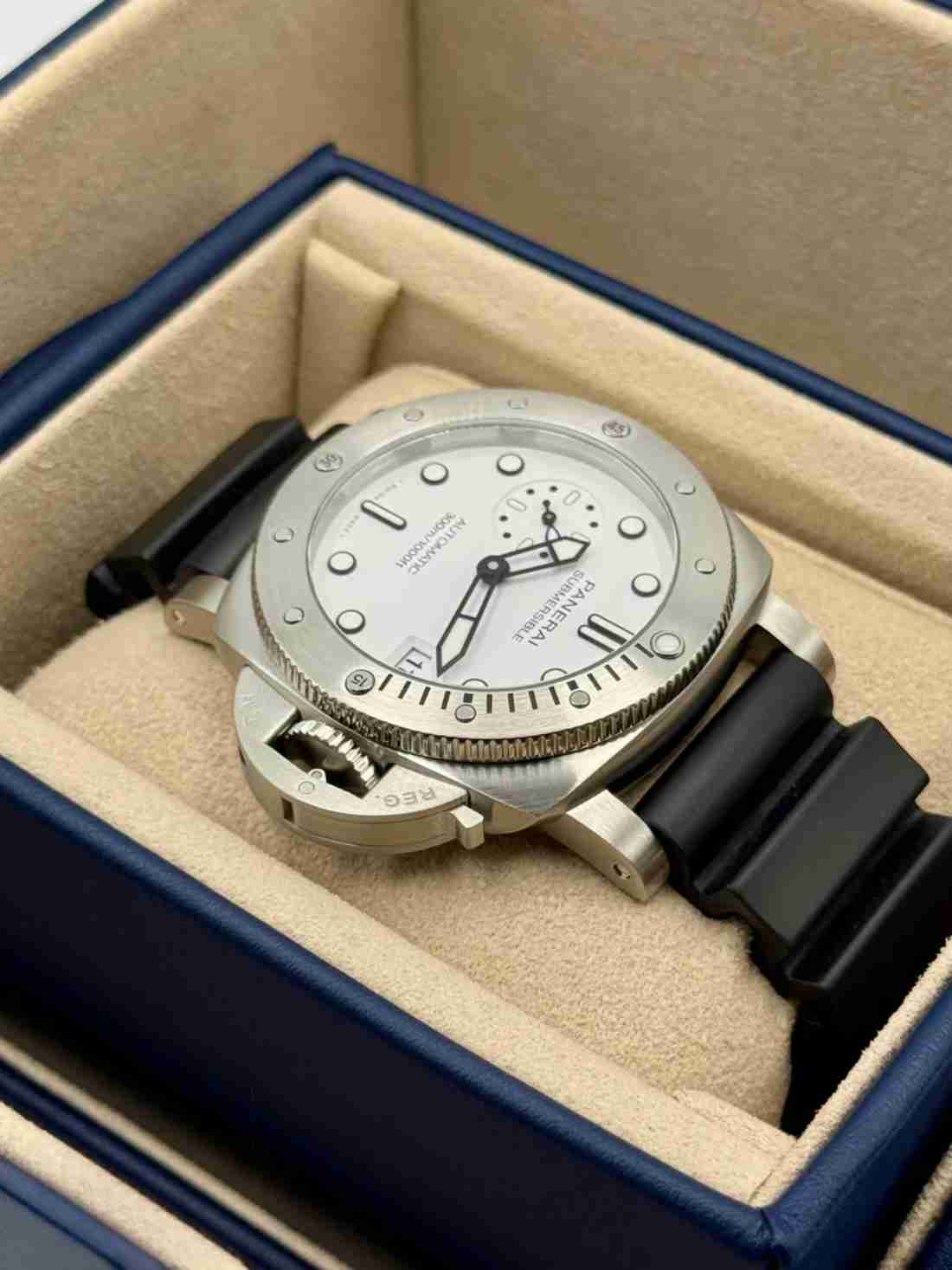 NEW 2025 Panerai Submersible 42mm PAM01590 Stainless Steel White Dial - Image 5