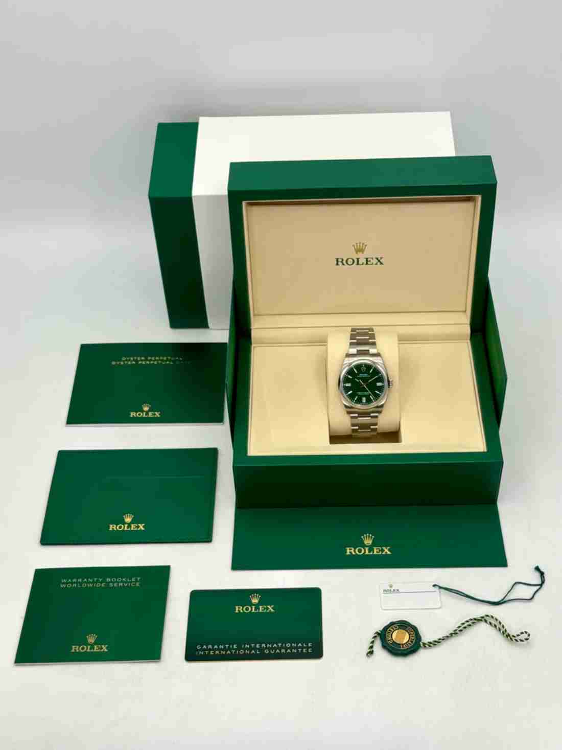 NEW 2026 Rolex Oyster Perpetual 36mm 126000 Green Dial - Image 5
