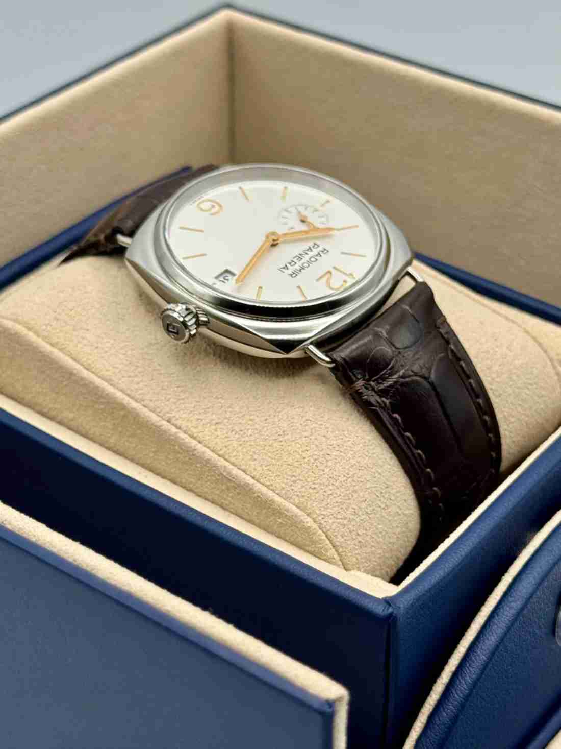 NEW 2024 Panerai Radiomir Quaranta 40mm PAM01570 Stainless Steel White Dial - Image 5