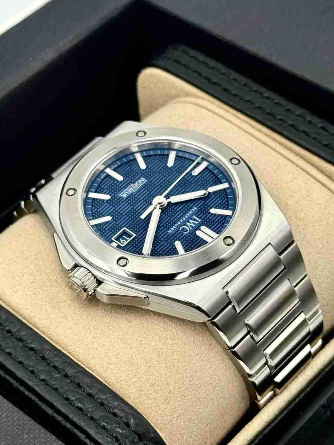 NEW 2026 IWC Ingenieur Automatic 40mm IW328907 Stainless Steel Blue Dial - Image 5