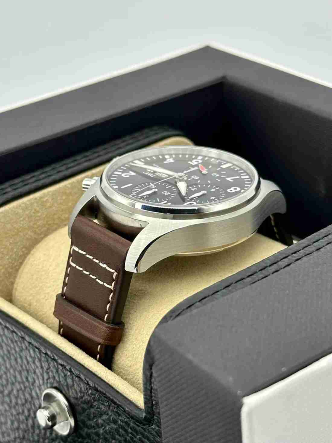 NEW 2023 IWC Pilot's Chronograph 41mm IW388103 Stainless Steel Green Dial - Image 5