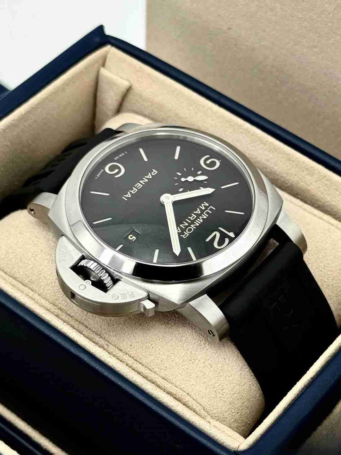 2025 Panerai Luminor Marina 44mm PAM03312 Stainless Steel Black Dial - Image 5