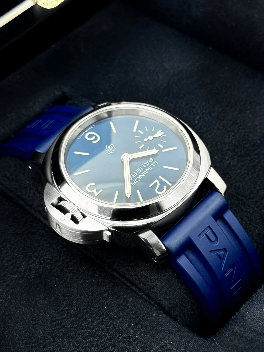 2023 Panerai Luminor Blu Mare 44mm PAM01085 Stainless Steel Blue Dial - Image 5