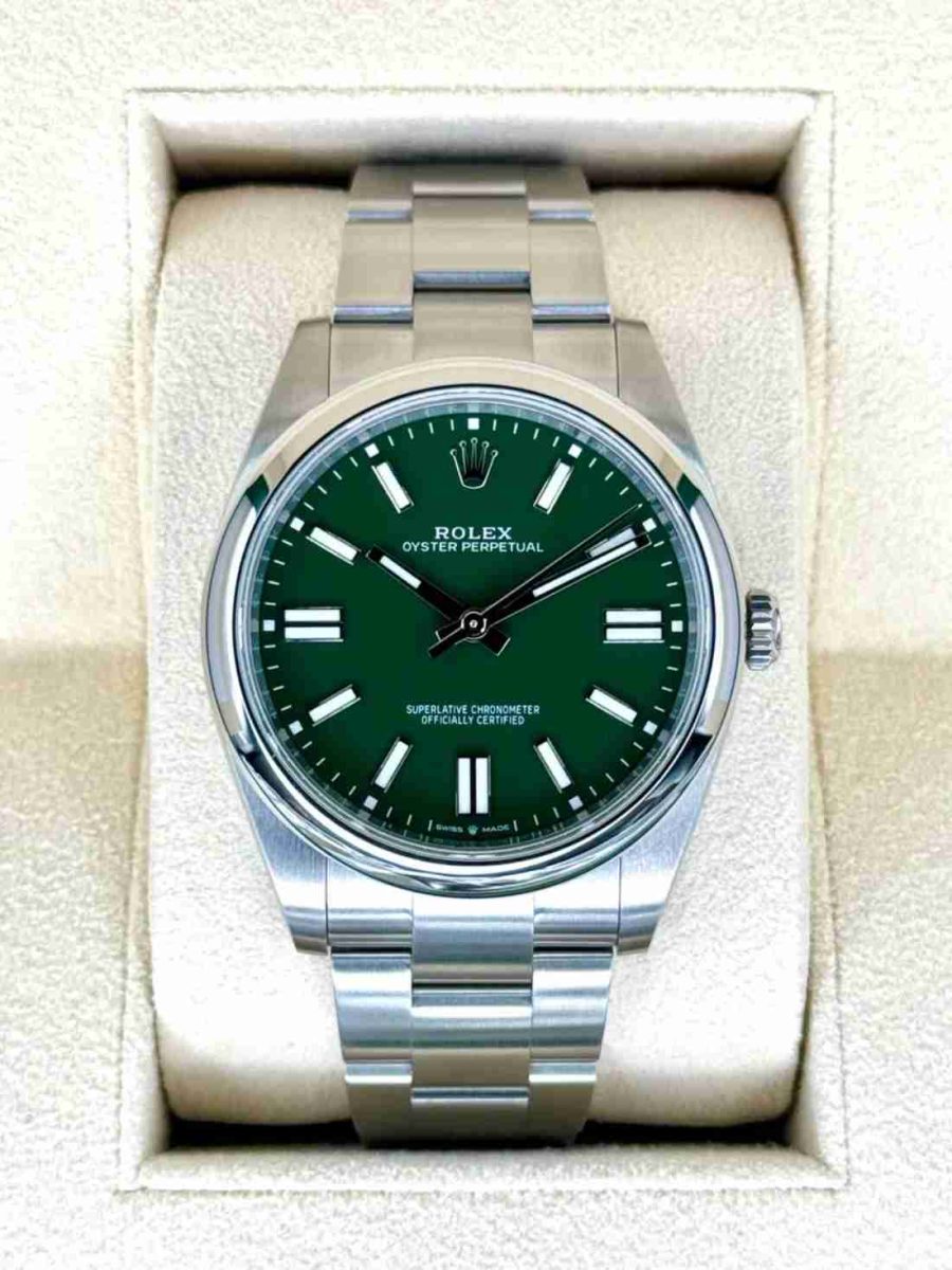 NEW 2025 Rolex Oyster Perpetual 41mm 124300 Green Dial