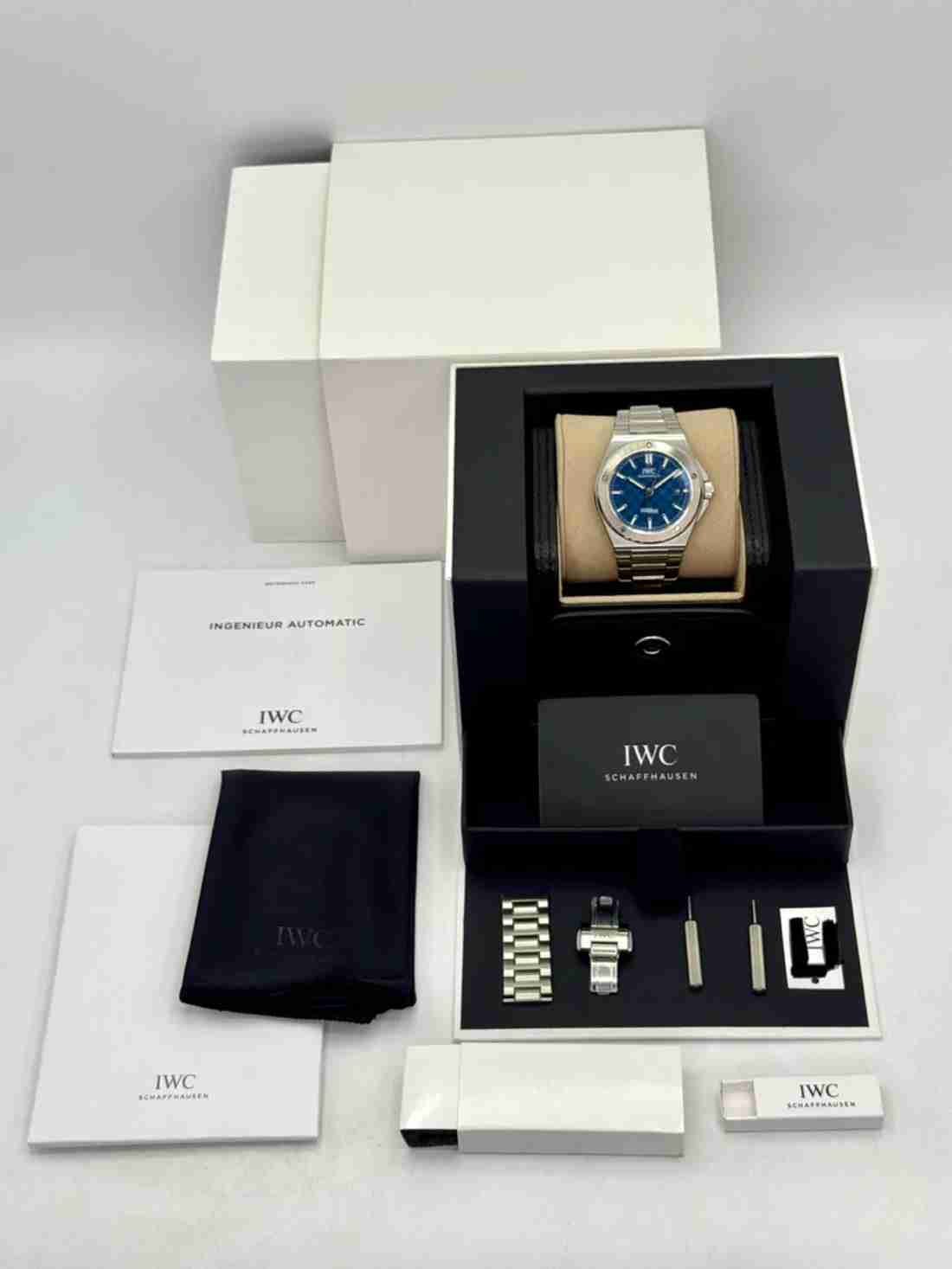 NEW 2026 IWC Ingenieur Automatic 40mm IW328907 Stainless Steel Blue Dial - Image 6