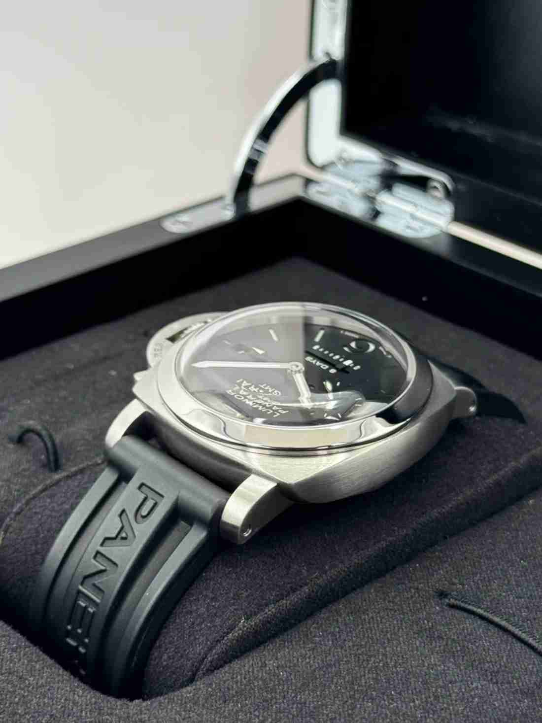 2009 Panerai Luminor 1950 8 Days GMT 44mm PAM00233 Black Dial - Image 6