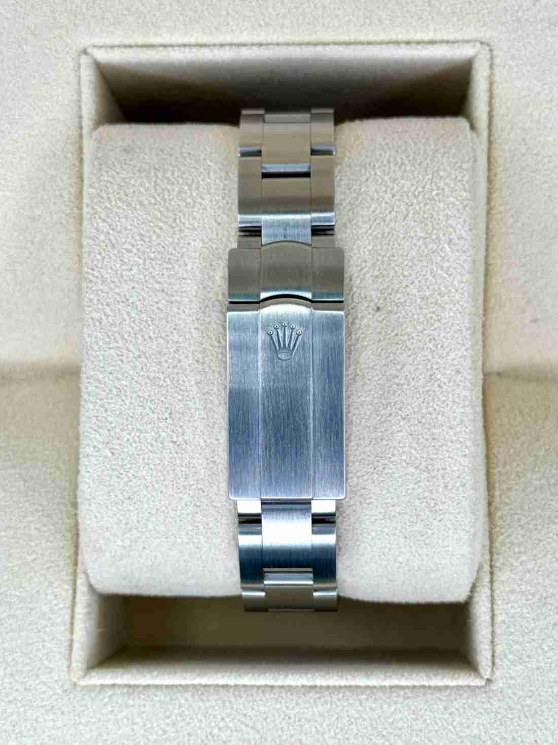 NEW 2024 Rolex Oyster Perpetual 28mm 276200 Silver Dial - Image 2