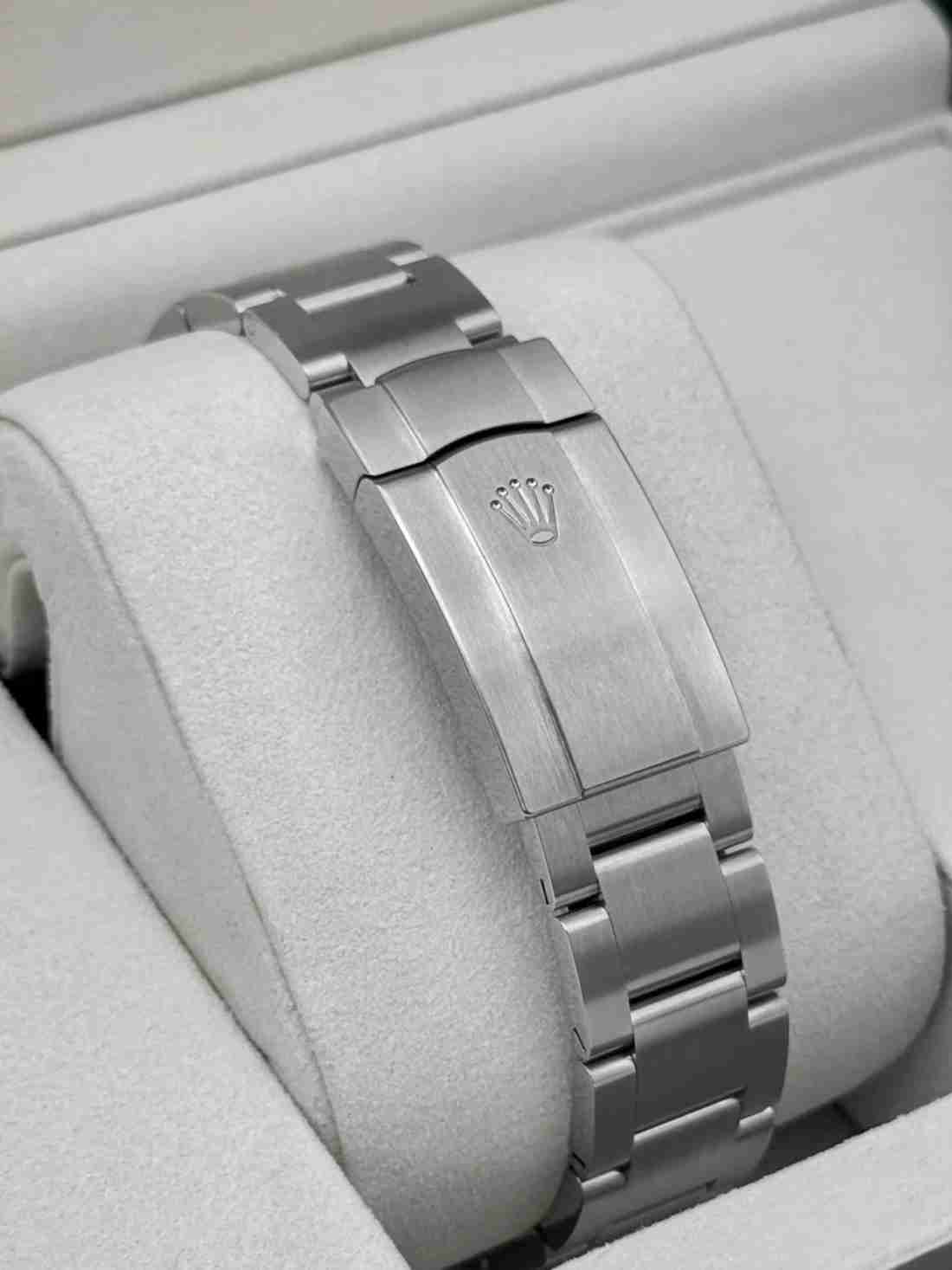 2025 Rolex Oyster Perpetual 36mm 126000 Beige Dial - Image 2