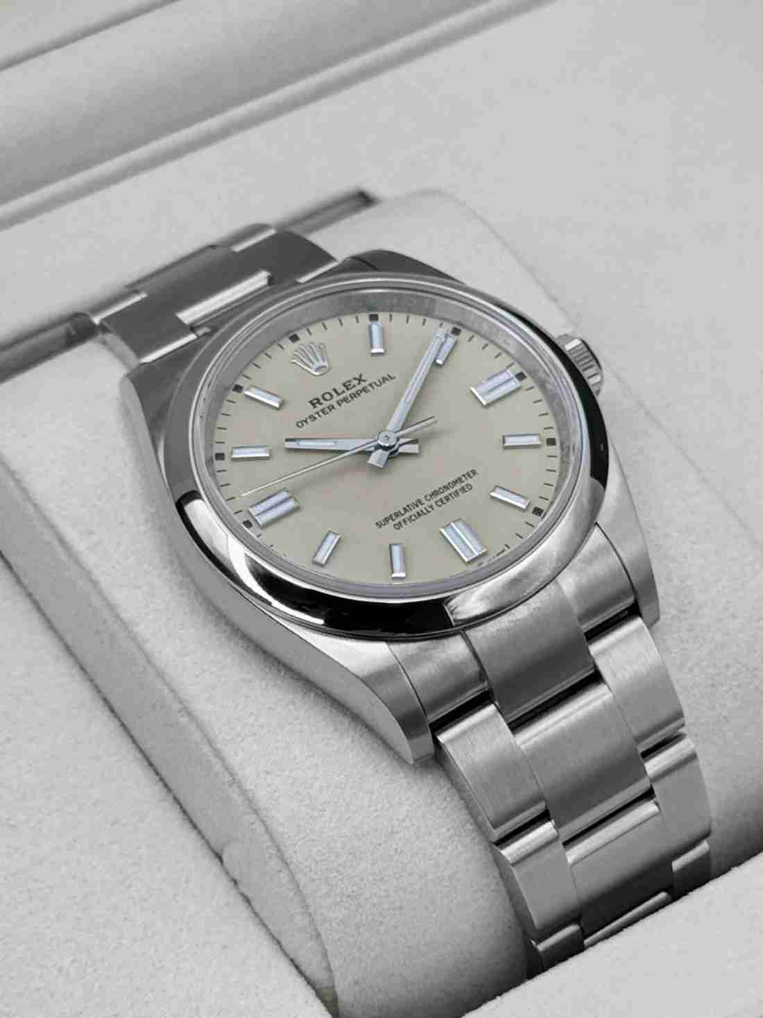 2025 Rolex Oyster Perpetual 36mm 126000 Beige Dial - Image 4