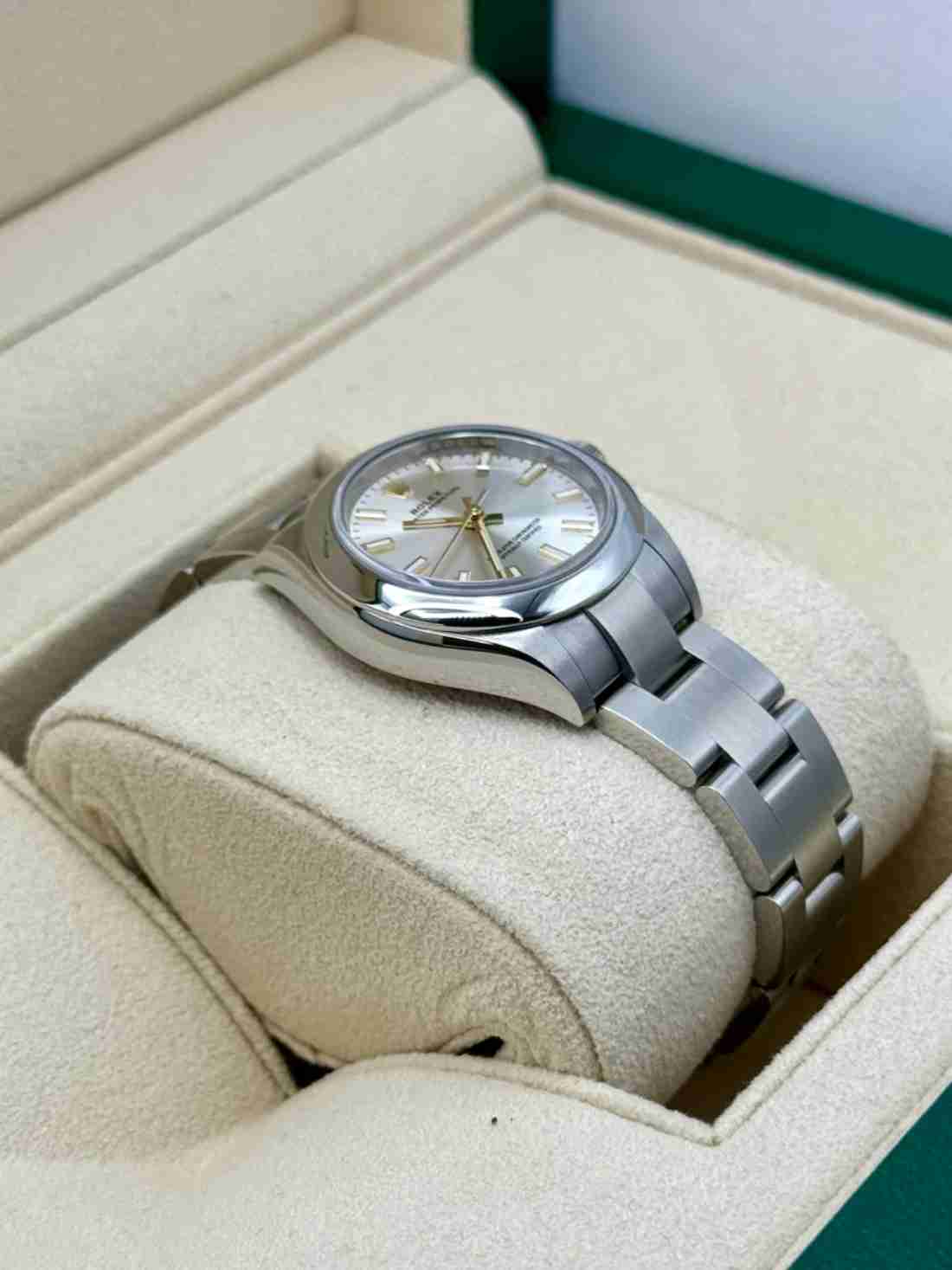 NEW 2024 Rolex Oyster Perpetual 28mm 276200 Silver Dial - Image 4