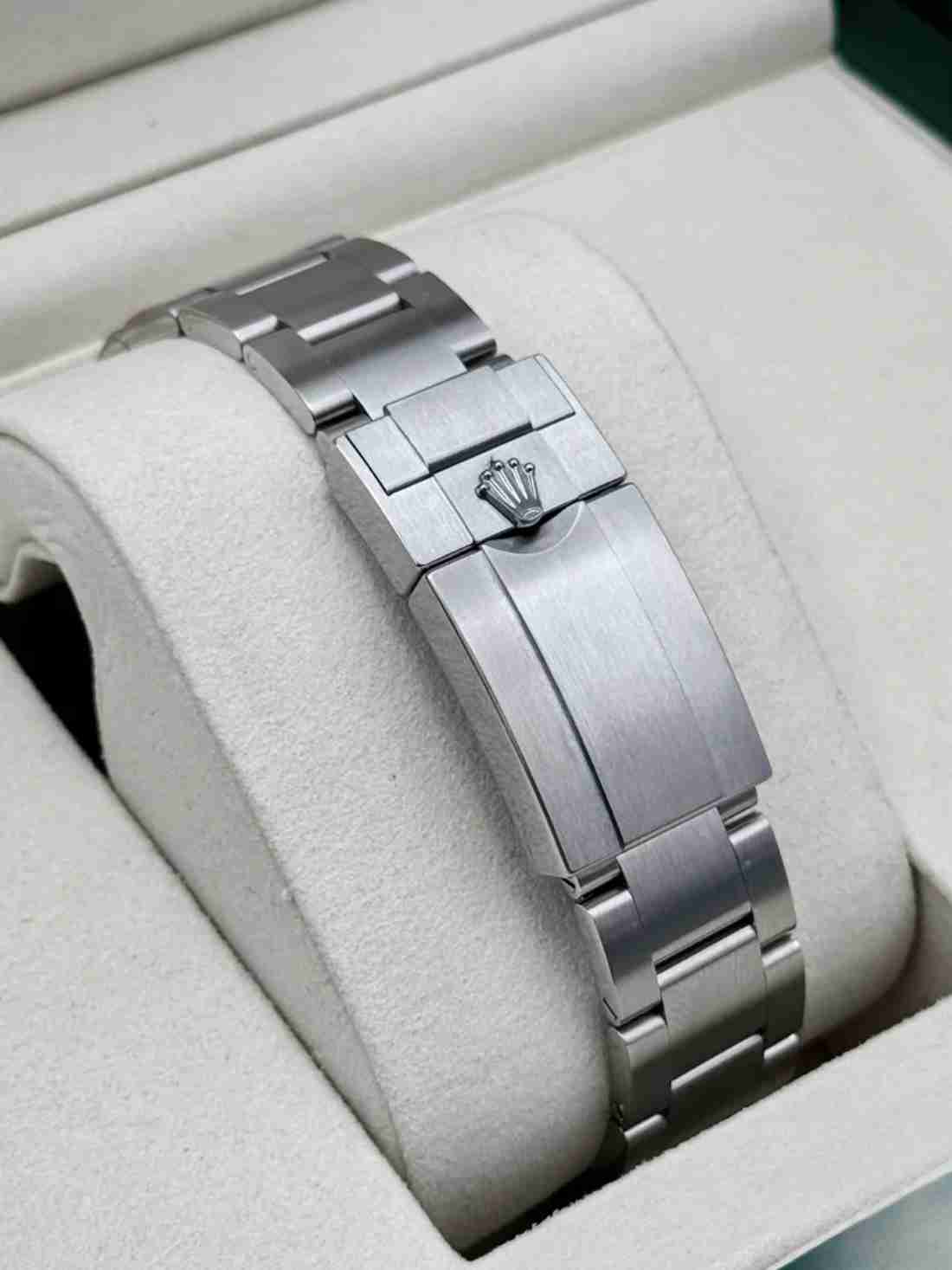 2025 Rolex Air-King 40mm 126900 Stainless Steel Black Dial - Image 2