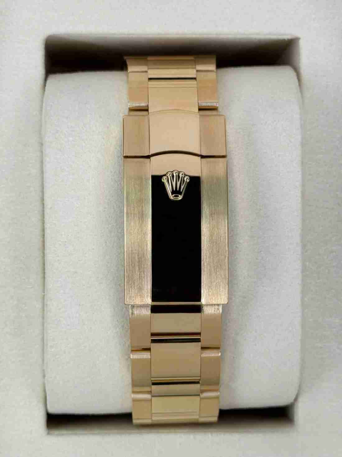 NEW 2026 Rolex Sky-Dweller 42mm 336938 Yellow Gold Oyster Green Dial - Image 2