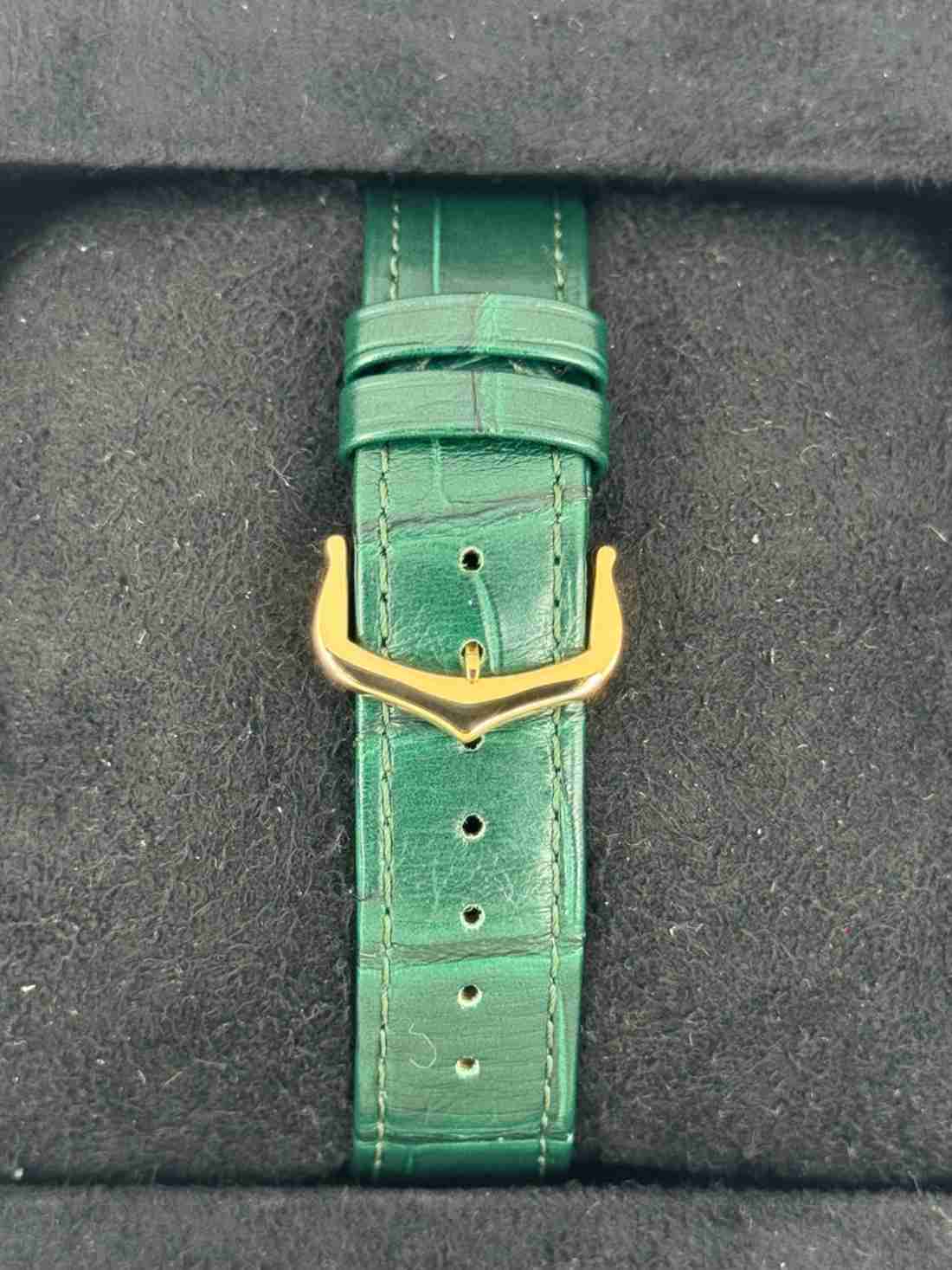 2023 Cartier Tank Louis Cartier Large 33.7mm WGTA0191 Gold White Dial - Image 2