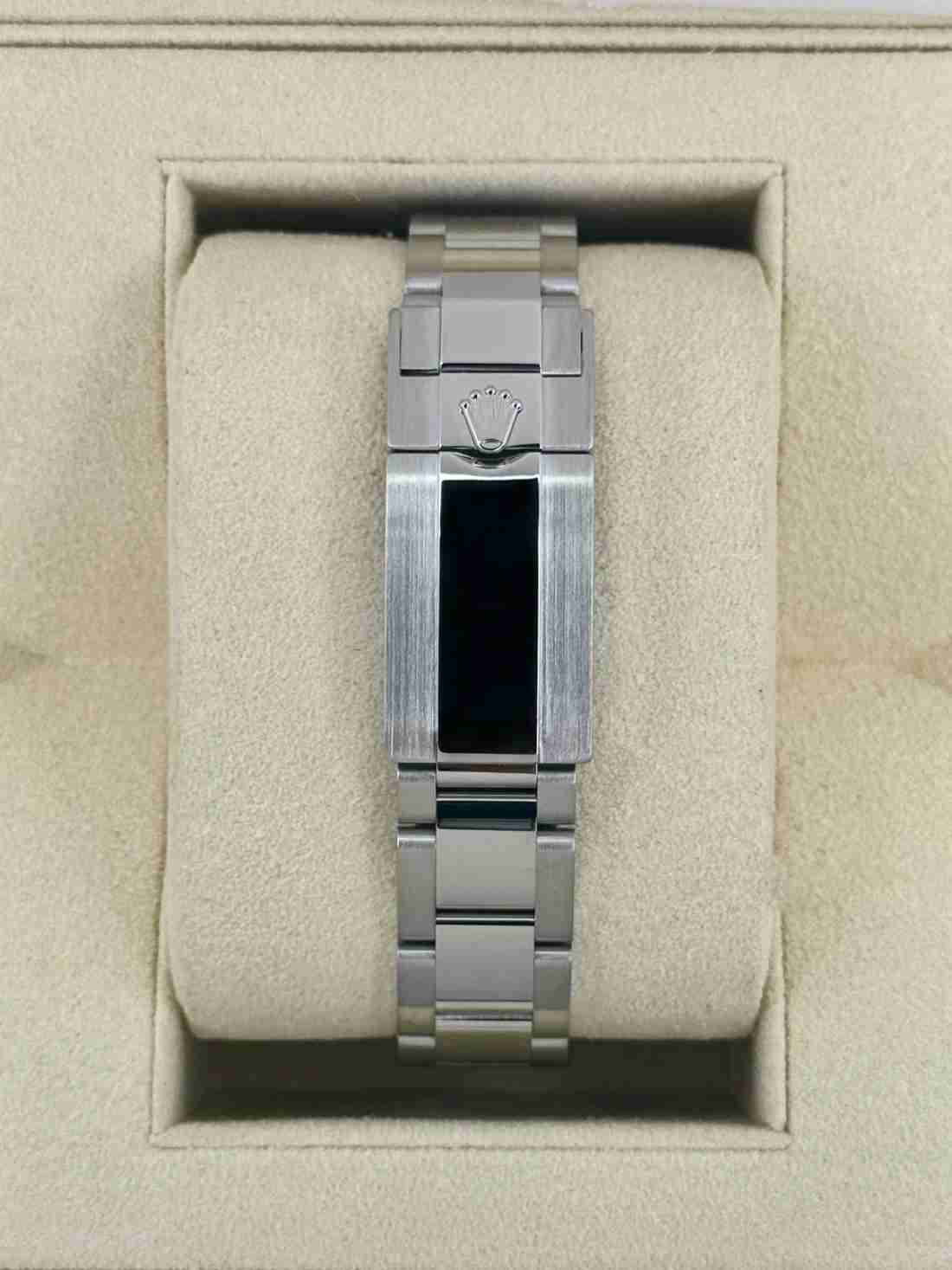 2017 Rolex Yacht-Master 37mm 268622 Stainless Steel Rhodium Dial - Image 3