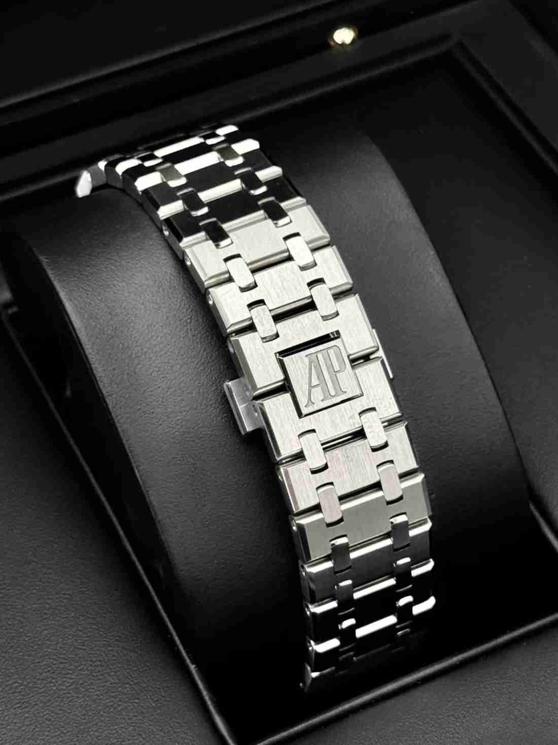 2021 Audemars Piguet Royal Oak Chronograph 41mm 26331ST Stainless Steel Black Dial - Image 2