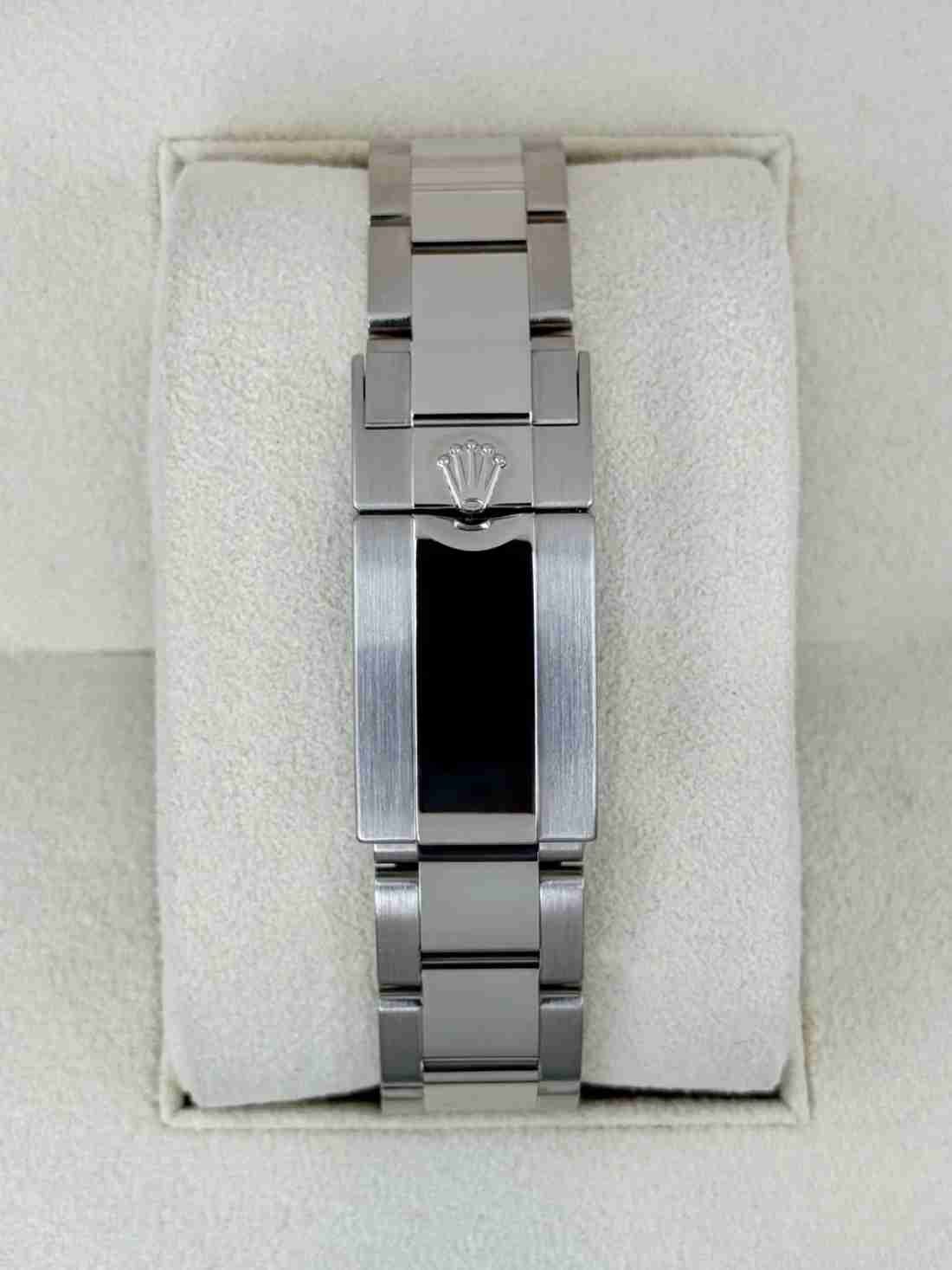 2022 Rolex Daytona 40mm 116509 White Gold Blue Dial - Image 3