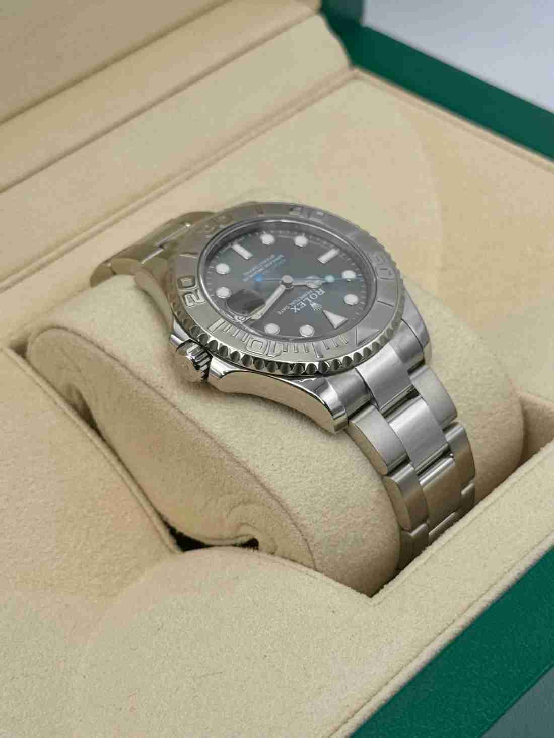 2017 Rolex Yacht-Master 37mm 268622 Stainless Steel Rhodium Dial - Image 4