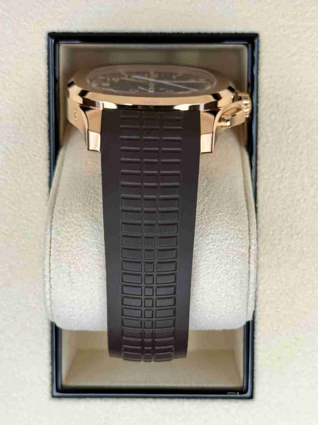 2024 Patek Philippe 5968R Aquanaut Chronograph Rose Gold - Image 3