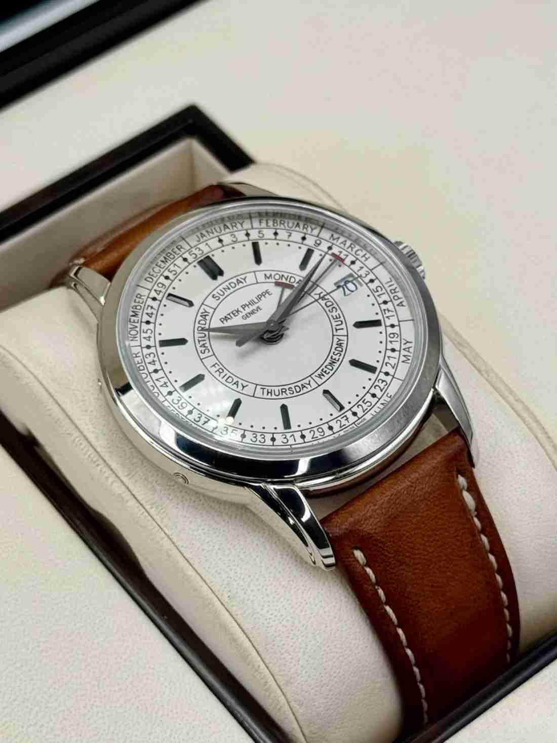 2020 Patek Philippe Calatrava Weekly Calendar 40mm 5212A Stainless Steel White Dial - Image 4