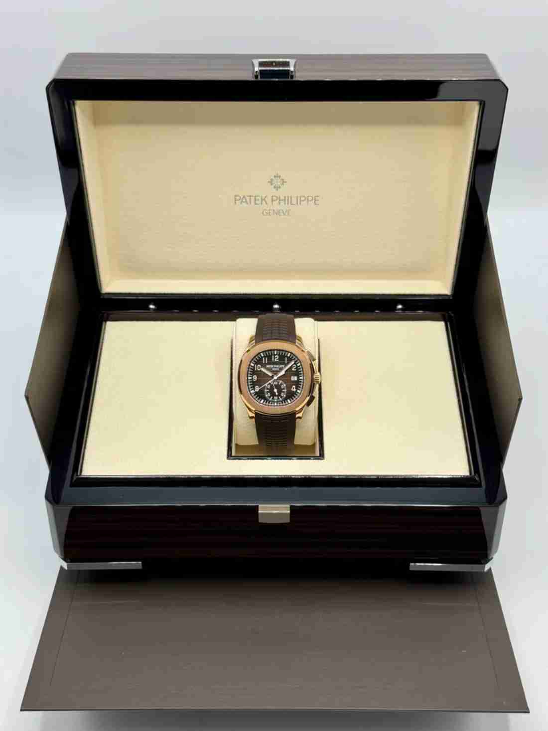 2024 Patek Philippe 5968R Aquanaut Chronograph Rose Gold - Image 5