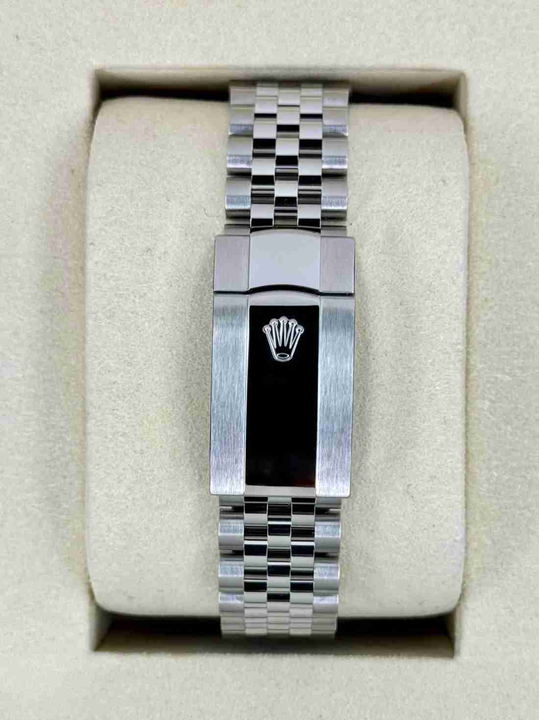 NEW 2025 Rolex Datejust 41mm 126300 Jubilee Wimbledon Dial - Image 2
