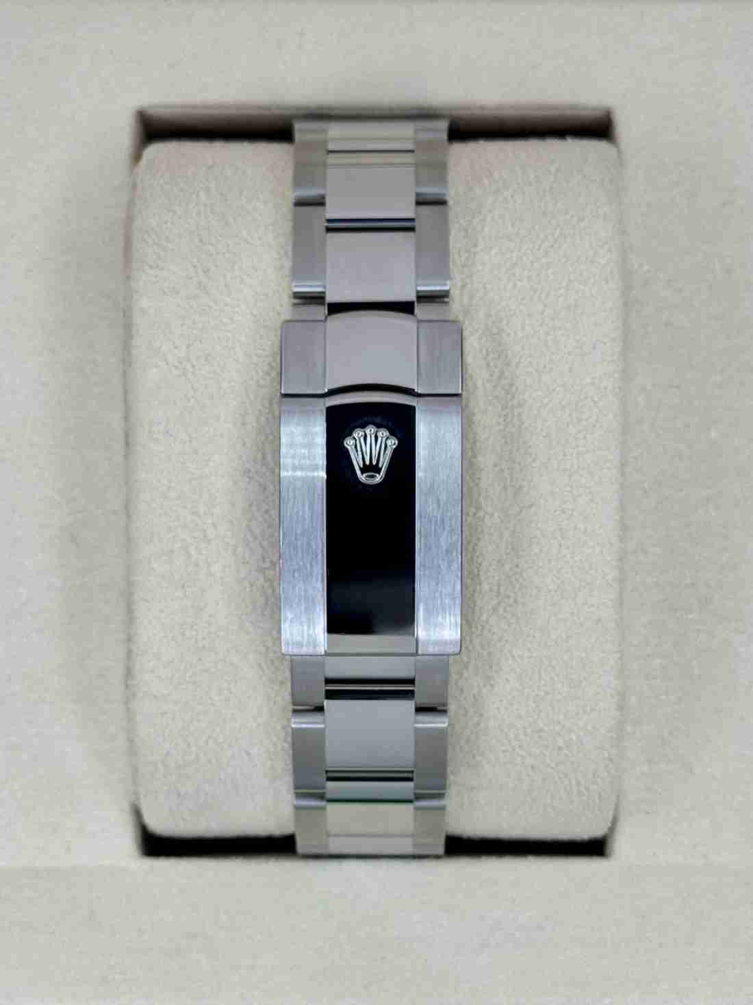 NEW 2026 Rolex Datejust 41mm 126334 Stainless Steel Oyster Wimbledon Dial - Image 2