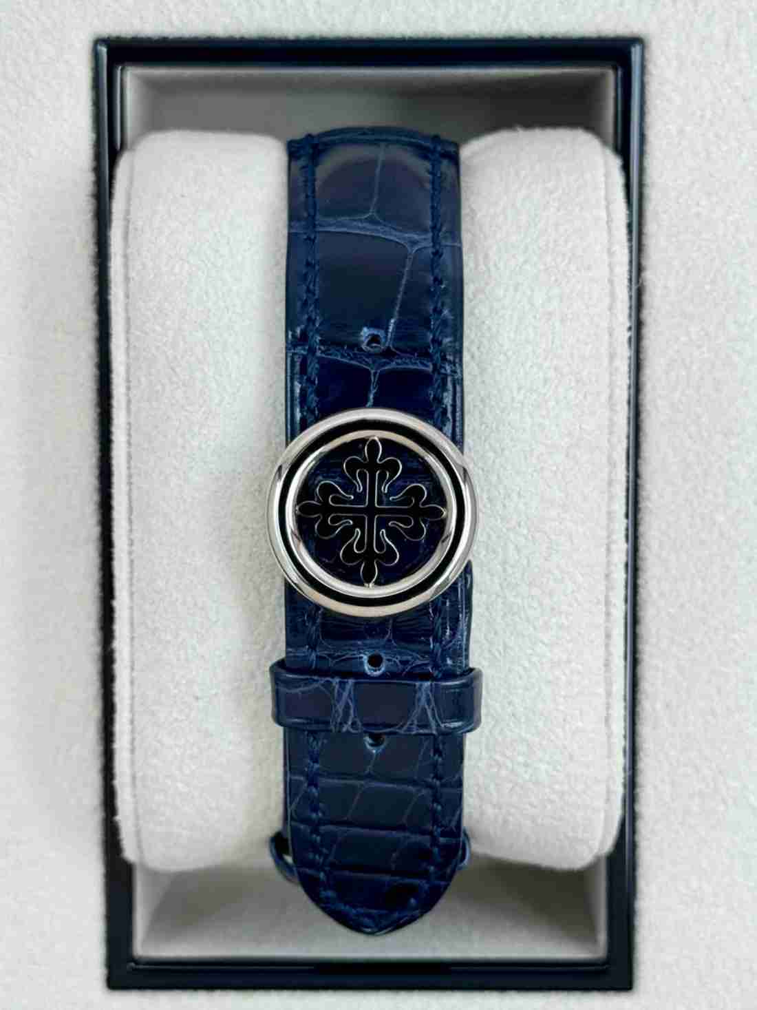 2021 Patek Philippe Perpetual Calendar 39mm 5327G White Gold Blue Dial - Image 2