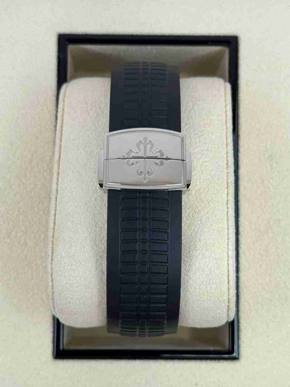 2022 Patek Philippe Aquanaut 5167/1A-001 40mm Stainless Steel Gray Dial - Image 2