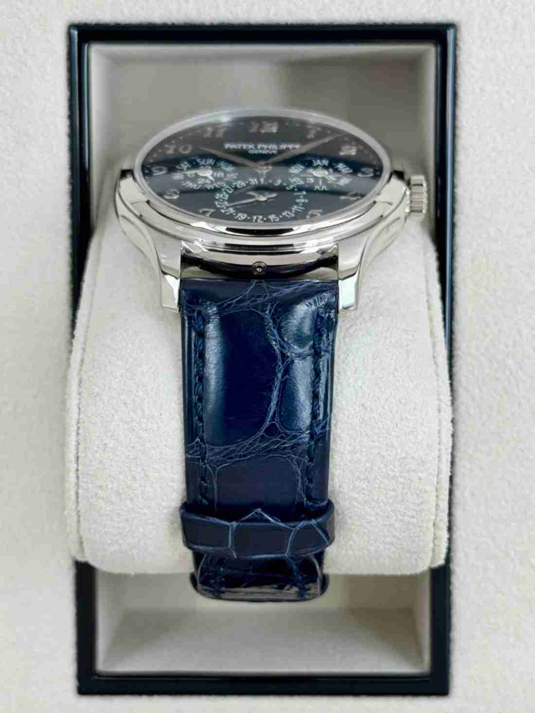 2021 Patek Philippe Perpetual Calendar 39mm 5327G White Gold Blue Dial - Image 3